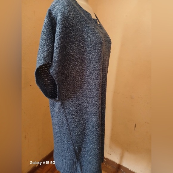 Carolyn Taylor Blue Knit Shrug Poncho - Picture 5 of 8